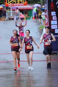 BIB: 3114, 146, 3305
                            <button type="button" onclick="openModal(5740256)" class="btn btn-primary btn-sm float-right btn-popup" data-toggle="modal" data-target=".modal-high-quality">
                        <i class="fas fa-shopping-cart"></i> Add to Cart
                    </button>
                                            <button type="button" onclick="isThisMe(5740256, true)" class="btn btn-success btn-sm float-right btn-popup btn-isme hidden" data-toggle="tooltip" data-placement="bottom" title="นี่คือรูปของคุณใช่ไหม คลิกที่นี่เพื่อเอาเข้าอัลบั้ม">
                        <i class="fas fa-plus"></i> Add to album
                    </button>
                    <button type="button" onclick="isThisMe(5740256, false)" class="btn btn-warning btn-sm float-right btn-popup btn-isnotme hidden">
                        <i class="fas fa-ban"></i> Remove from album
                    </button>